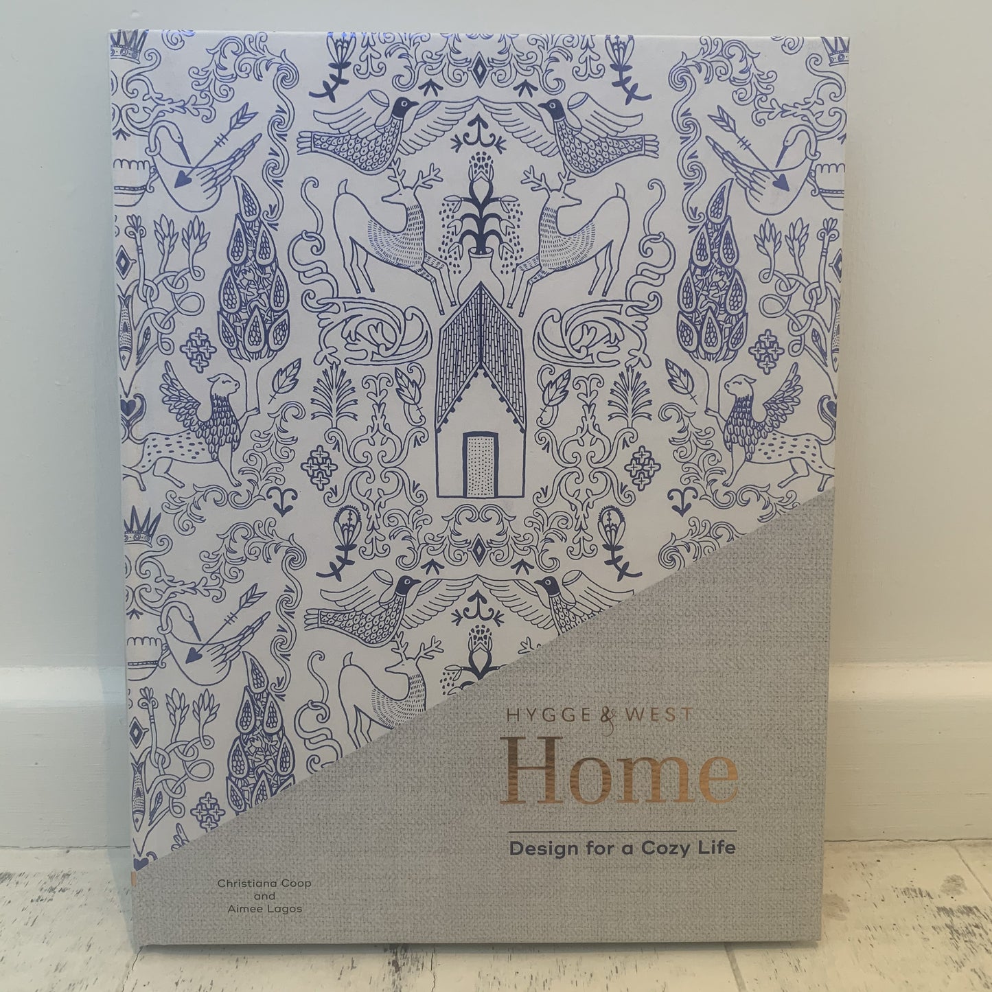 Hygge & West Home : Design For A Cozy Life