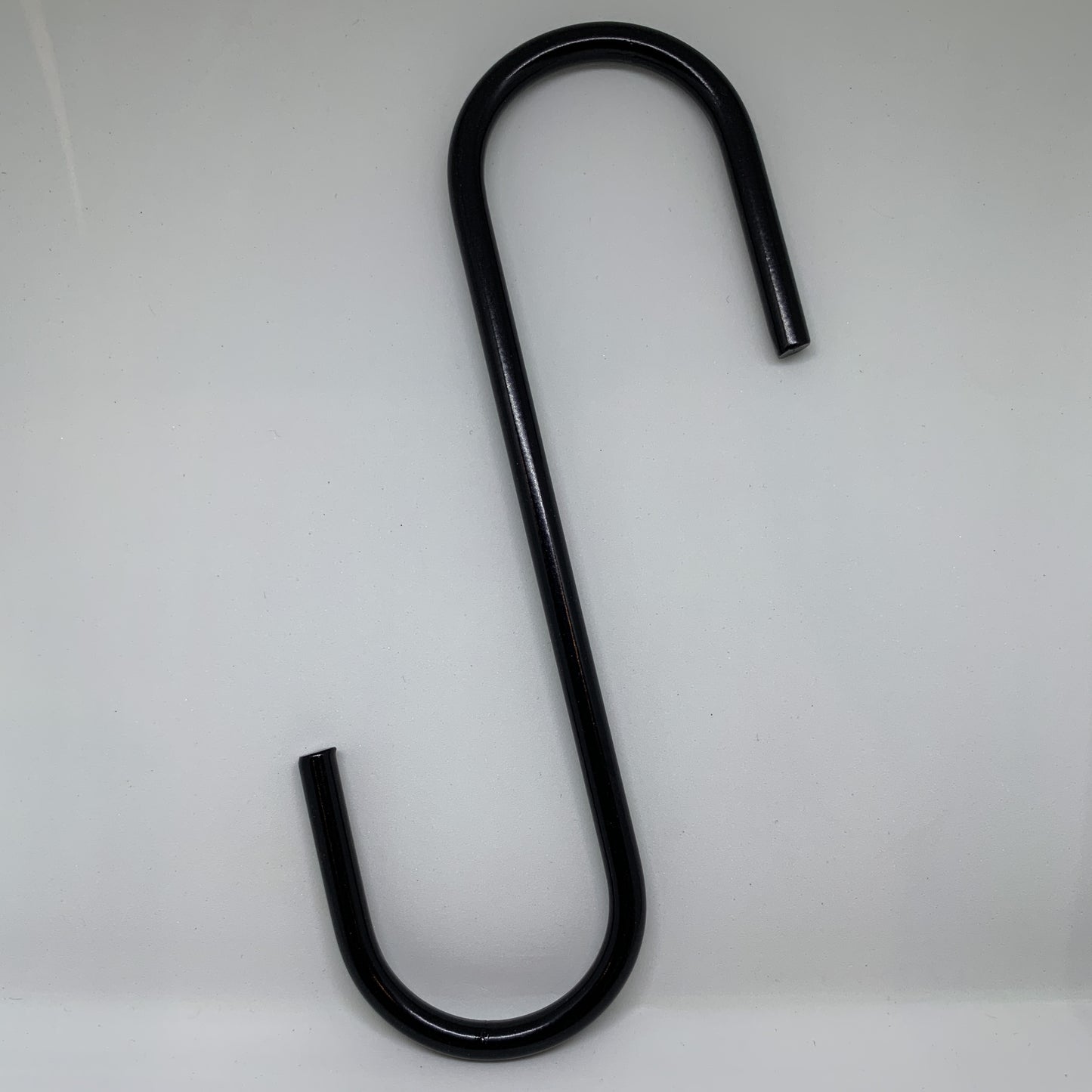 Hook "S" Black